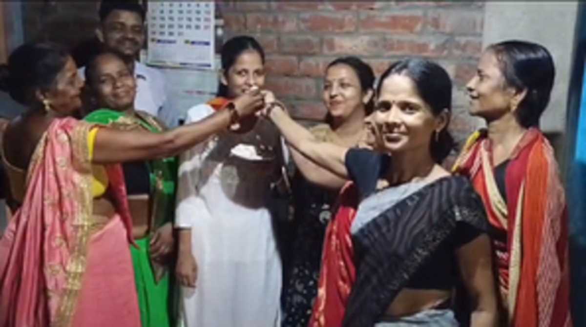 बिहार : पेंटर की बेटी बनी दारोगा, परिवार में खुशी का माहौल